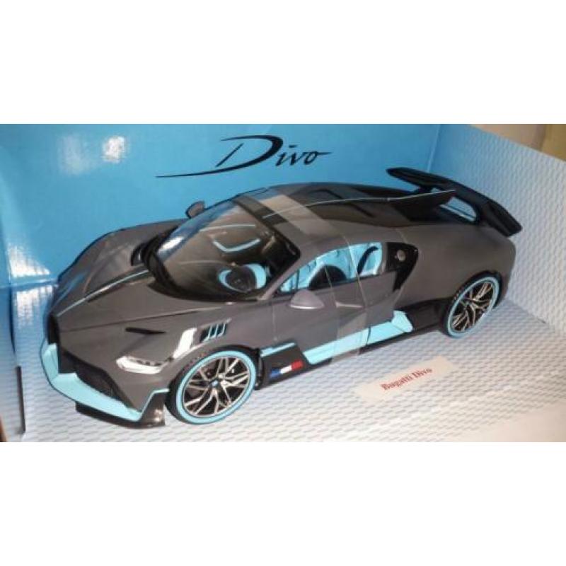 Bburago 1:18 Bugatti Divo bouwjaar 2018 mattgrijs/blauw
