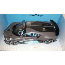 Bburago 1:18 Bugatti Divo bouwjaar 2018 mattgrijs/blauw