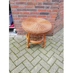 rotan bijzet tafel