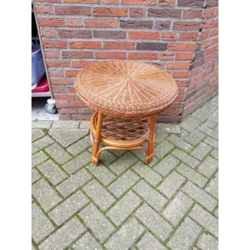 rotan bijzet tafel