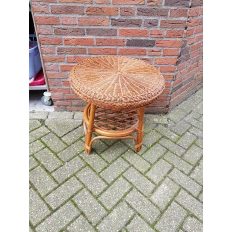 rotan bijzet tafel