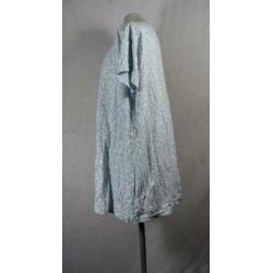 Blauw t-shirt. witte bloemen. mt l. merk prénatal