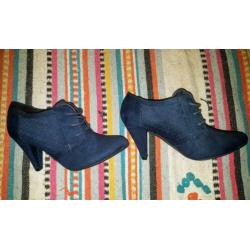 Blue suede shoes marine blauwe pumps maat 36
