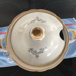 Oud porseleinen soepterrine