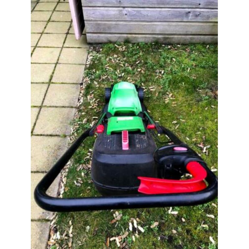 Grasmaaier en kabel