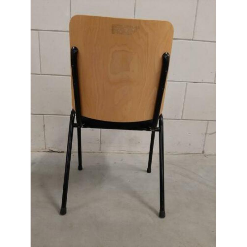 Diverse soorten losse stoelen