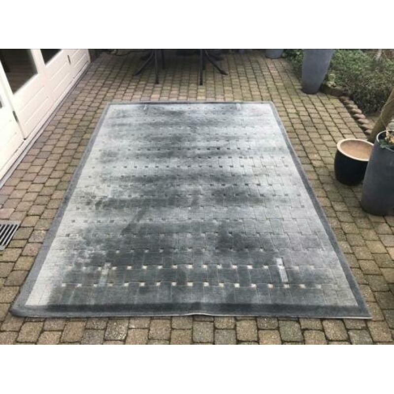 Vloerkleed van zuiver wol 175x245.