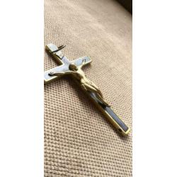 Antiek kruisje hanger van non ebbenhout en messing