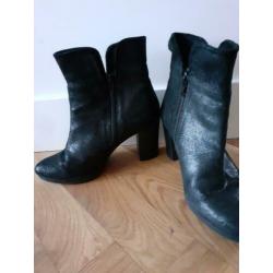 Korte laarsjes pumps zwart LE BALLON mt 37 hakken ankle boot