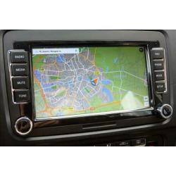 Volkswagen Golf 1.6 TDI Sport! NAVI RNS 510 AIRCO PDC ZUINIG