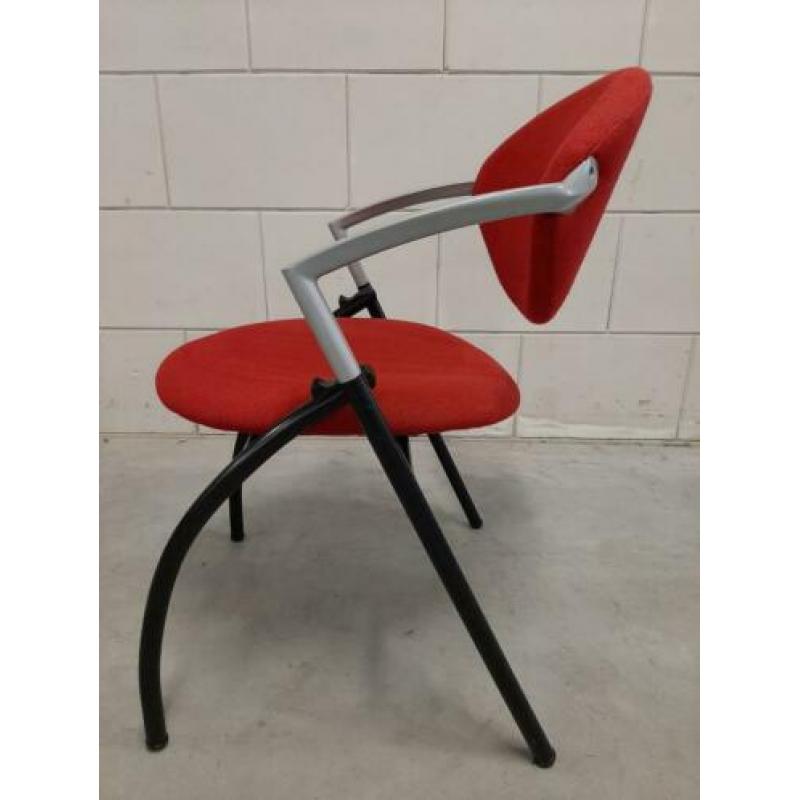 Diverse soorten losse stoelen
