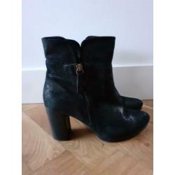 Korte laarsjes pumps zwart LE BALLON mt 37 hakken ankle boot