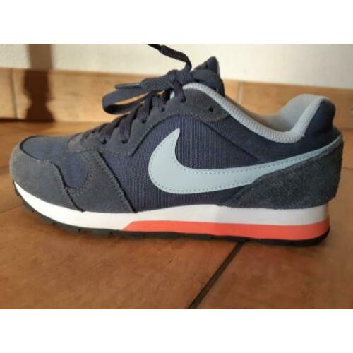Nike sneakers mt 35,5 in prima staat.