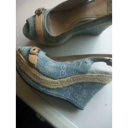 Uggs met sleehak. Ibiza Boho