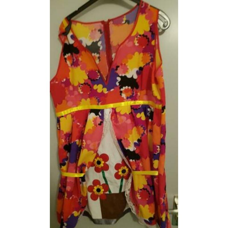 Bloemetjesgordijn leuk jurkje carnaval. Maat Xl