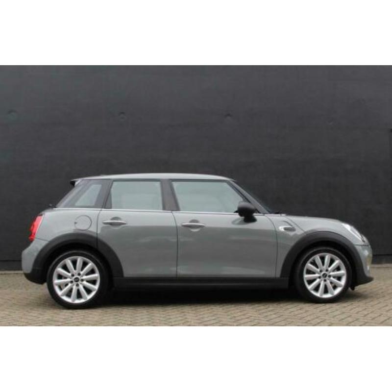 MINI 5-deurs One Salt + Business (bj 2019)