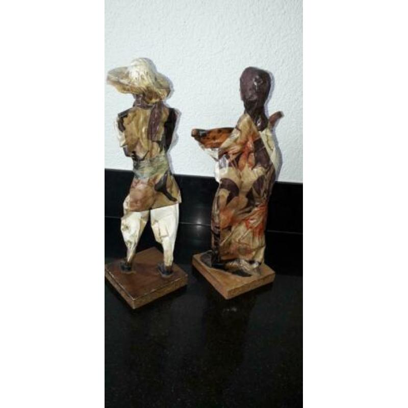 poppen uit Mexico, hand gemaakt van papier mache. 30cm hoog