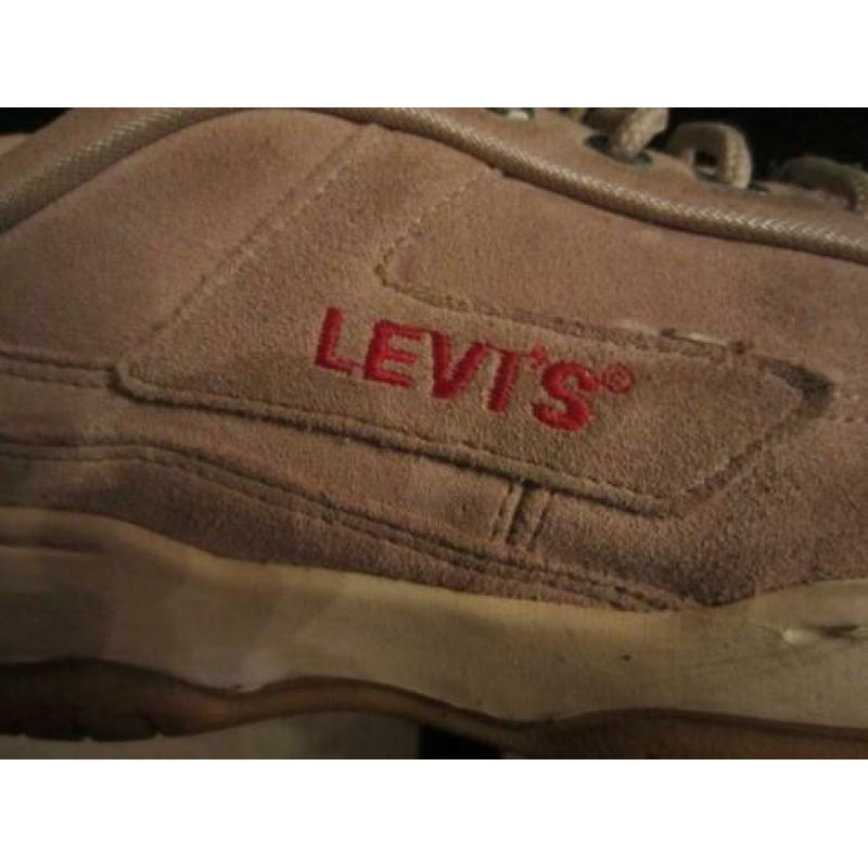 H6) LEVI'S suede schoen beige maat 40/41 bijna niet opgelope