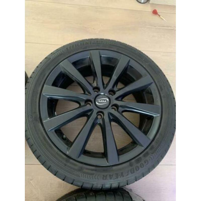 Zwarte velgen 225/45R17 5 gat Seat Leon
