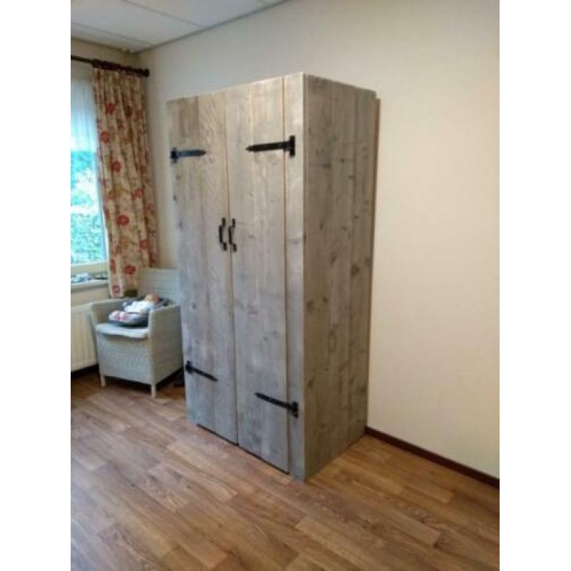 bed, kast, bureau van steigerhout