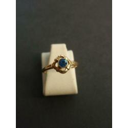 Antieke gouden ring met Saffier (kleine maat)