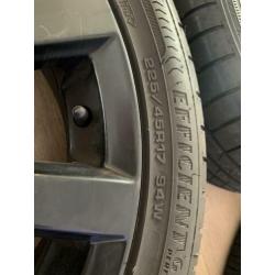 Zwarte velgen 225/45R17 5 gat Seat Leon