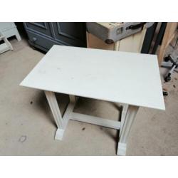 Oud Frans brocante tafeltje "halfweg brocante"