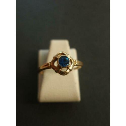Antieke gouden ring met Saffier (kleine maat)