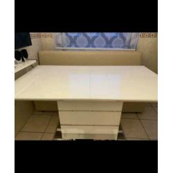 Supermooie uitklapbare eettafel te koop !!