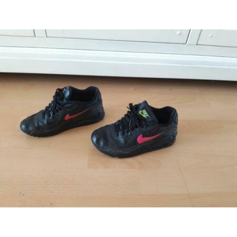 zwarte met roze NIKE AIR MAX sneakers maat 36,5