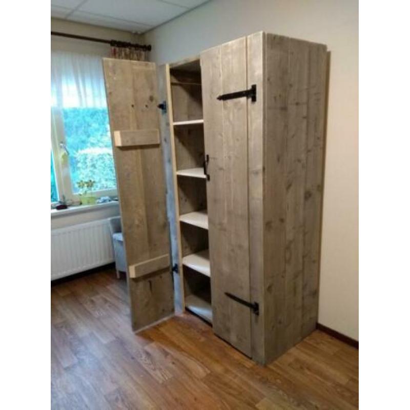 bed, kast, bureau van steigerhout