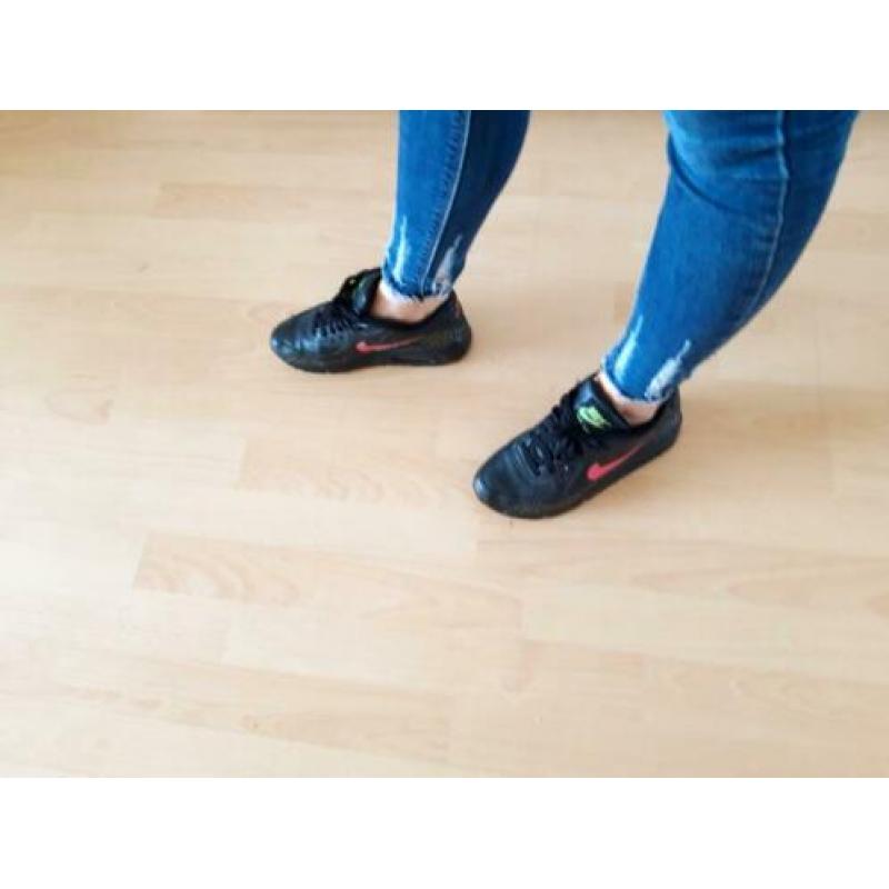 zwarte met roze NIKE AIR MAX sneakers maat 36,5