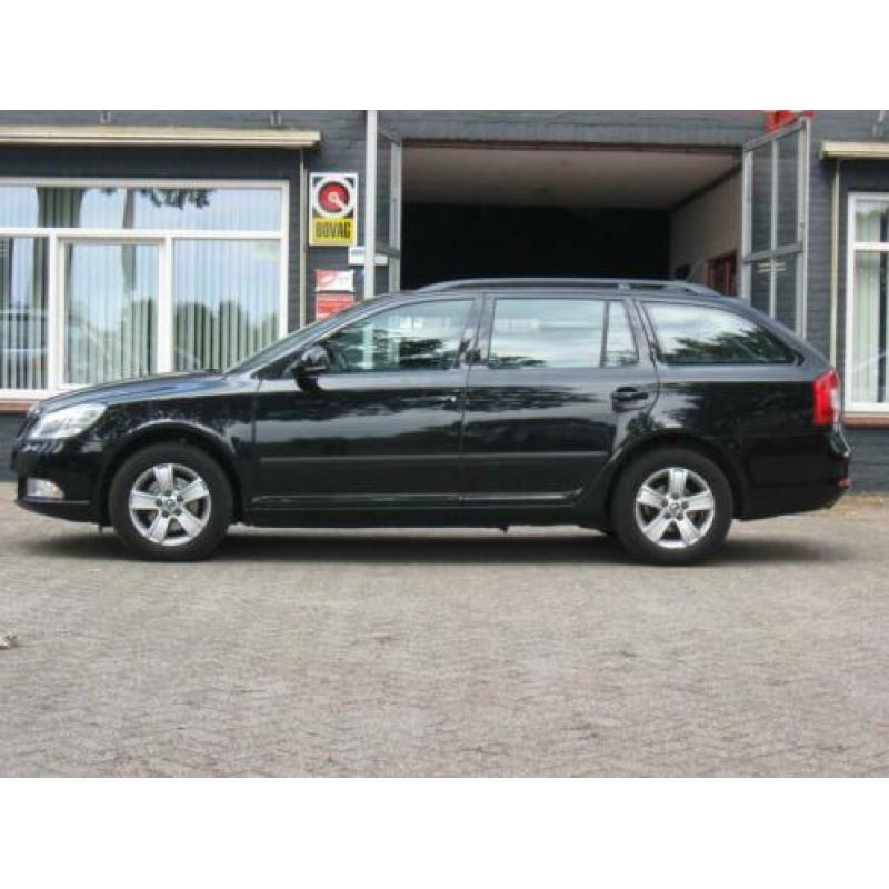 Skoda Octavia Combi 1.6 TDI Greentech Elegance nav, cruise,