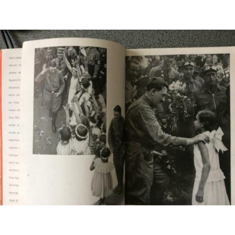 Foto boek “Jugend Um Hitler” 120 foto,s 1935