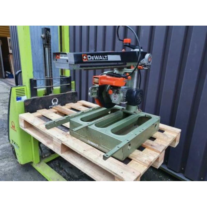 Dewalt DW 1251Radiaalarmzaag / Afkortzaag