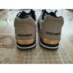 Skechers dames sneakers.