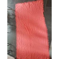 Gallery Lafayette neon roze luxe sjaal 1 bij 2 meter