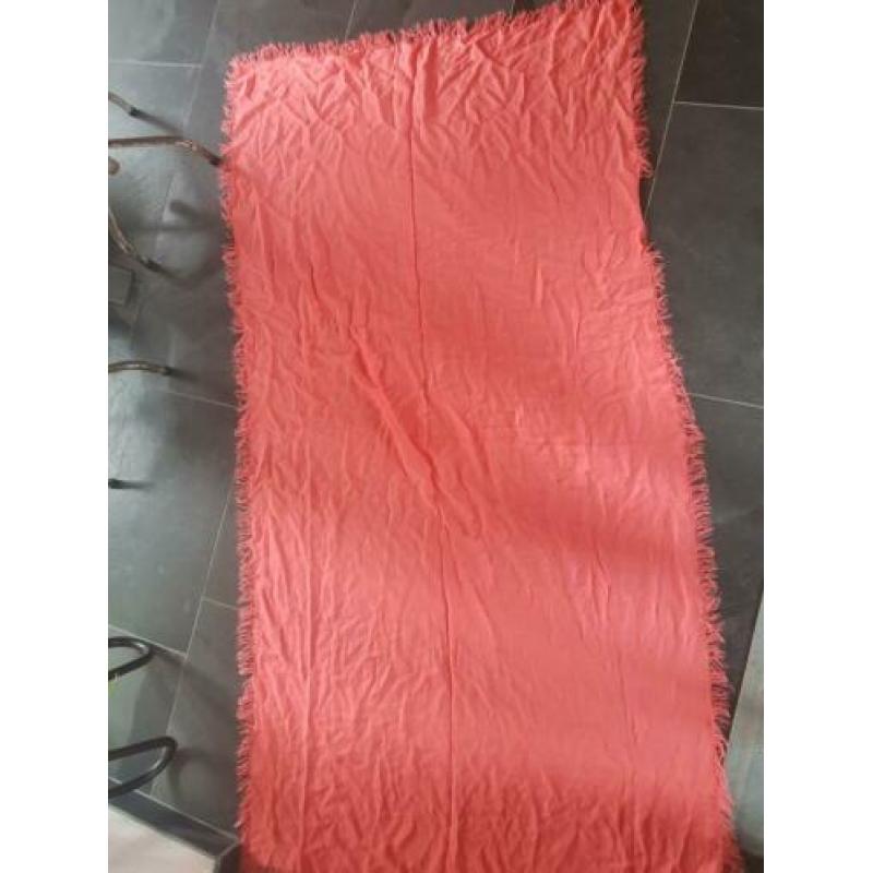 Gallery Lafayette neon roze luxe sjaal 1 bij 2 meter