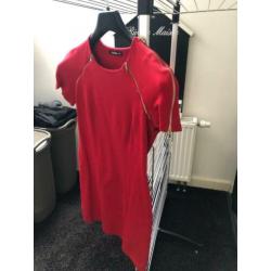 Te koop rood tricot jurkje