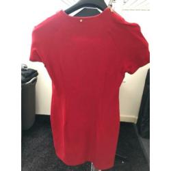 Te koop rood tricot jurkje