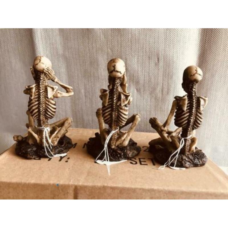 beeldjes, skull, horen zien en zwijgen, verzekemeling, hobby