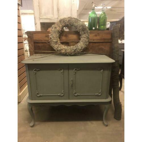 Brocante Queen Ann kast / tv meubel / commode