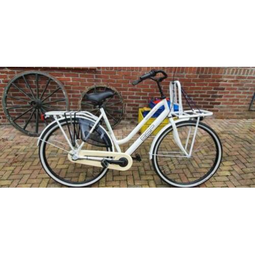 Een zeer mooie 28 inch DSP damesfiets.