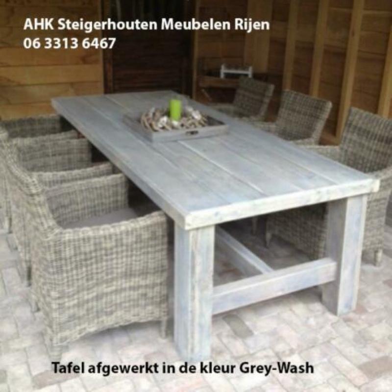 Super tafel+banken van gebruikt steigerhout gratis bezorgen!