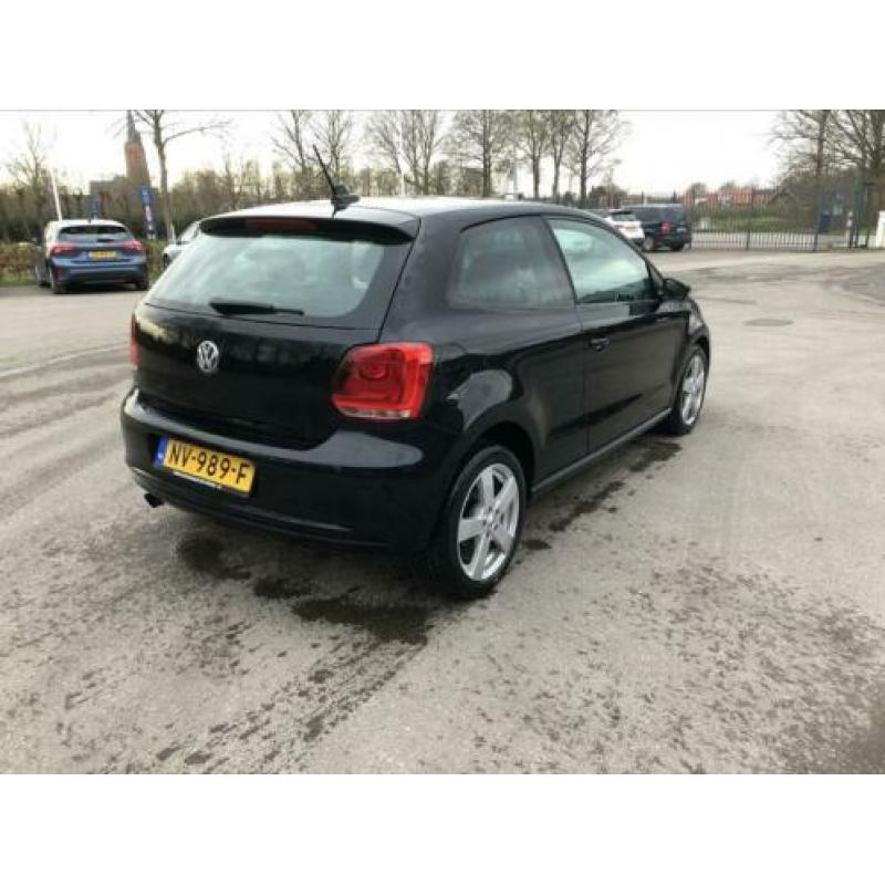 Volkswagen Polo 1.6 TDI 66KW DSG 2010 Zwart