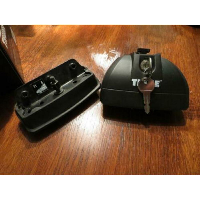 Thule kitset 3033 dakdragers Ford Focus Wagon MK2 en Galaxy