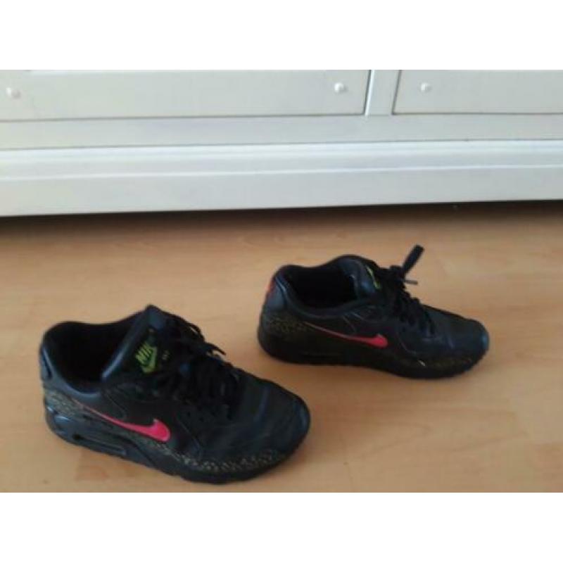 zwarte met roze NIKE AIR MAX sneakers maat 36,5