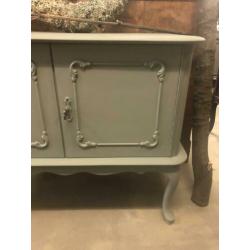 Brocante Queen Ann kast / tv meubel / commode