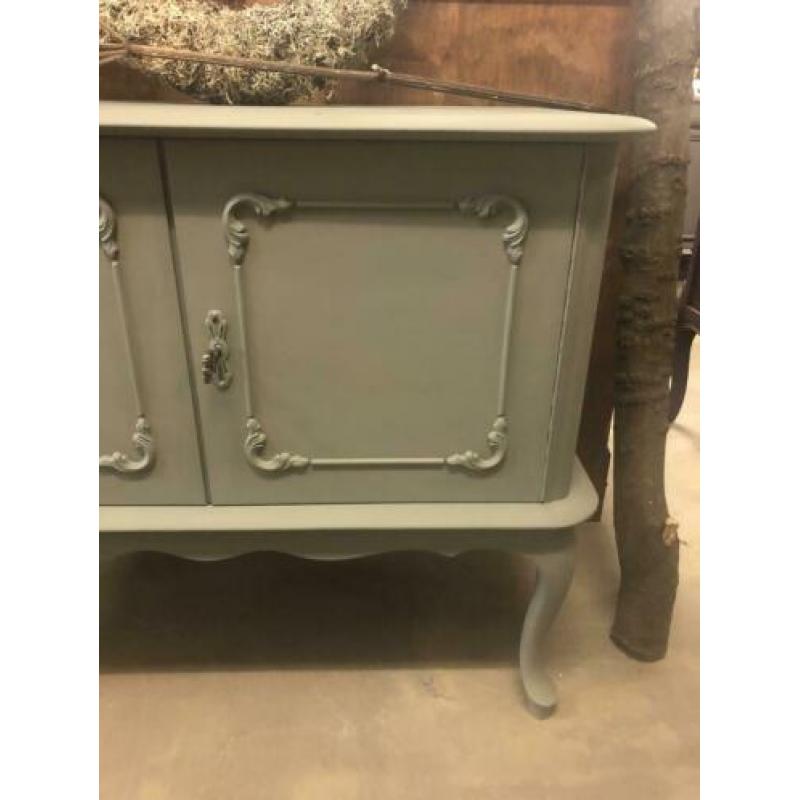 Brocante Queen Ann kast / tv meubel / commode