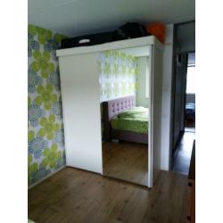 Stevige witte kledingkast 2.18 X 1.70 X 67